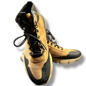 Sorel Men's Tan and Black Kinetic Rush Mid Boots Hiking Waterproof Lightweight